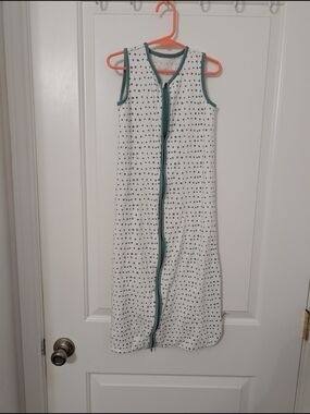 💥3/$24 100% Cotton White And Green Polka Dot XL Sleep Sack